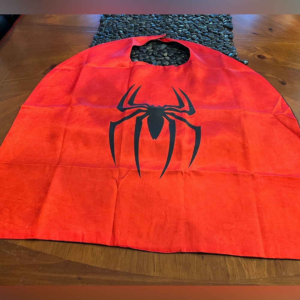 Spiderman Cape - Picture 2 of 7